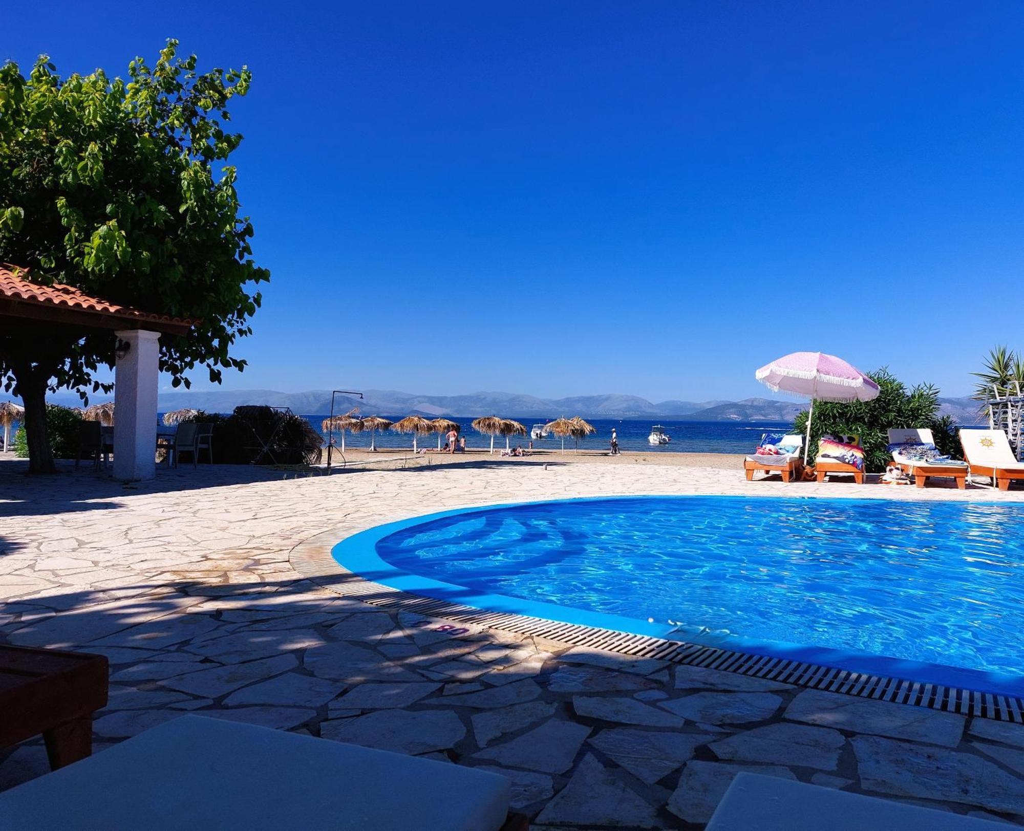 קאבוס Cavos Sunrise Beach Apartments מראה חיצוני תמונה